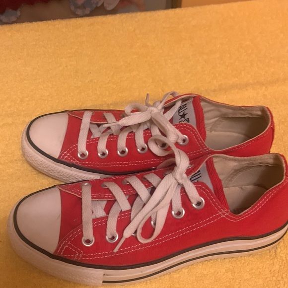 ALL STAR Converse color Red size men’s 7 Women’s 7 - Picture 2 of 5
